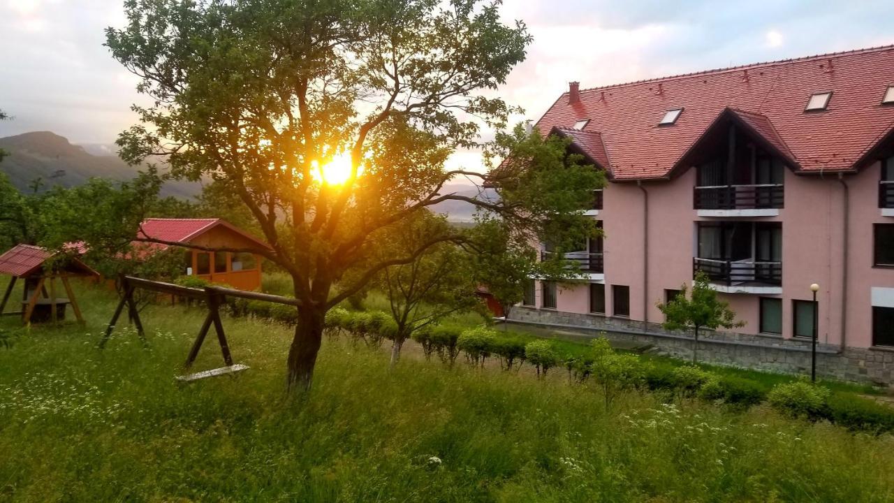 Hotel Sofia Bran  Exterior photo